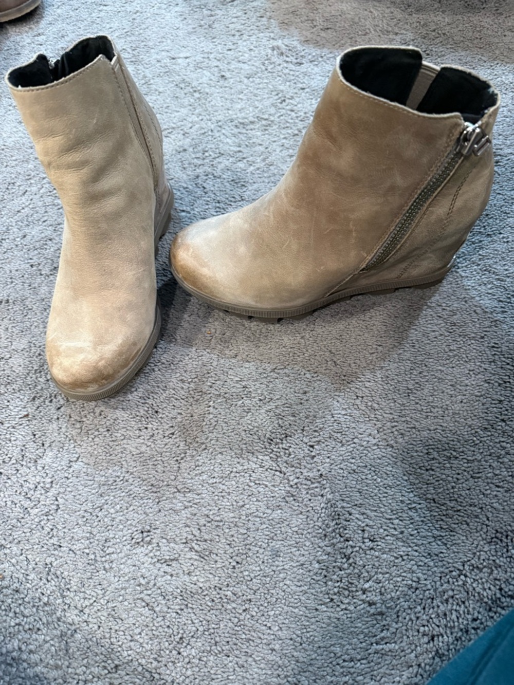 Women's Sorel Joan of Arctic Taupe Wedge Ankle Boots with Side Zip 6.5